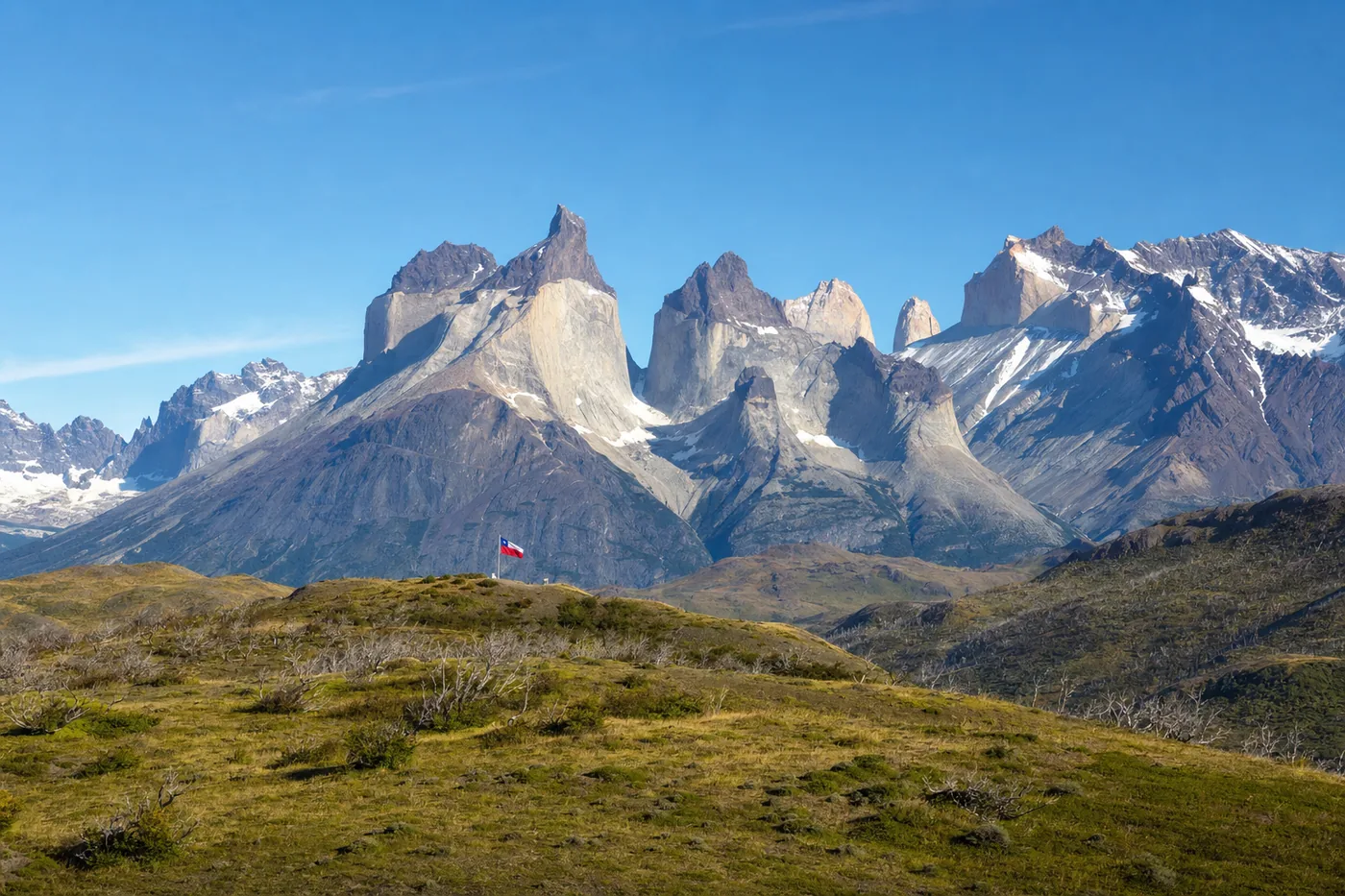 Chile – famous landmark with the national flag