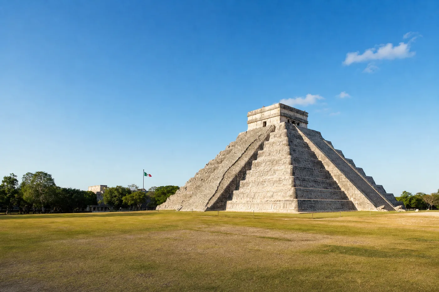 Mexico – famous landmark with the national flag