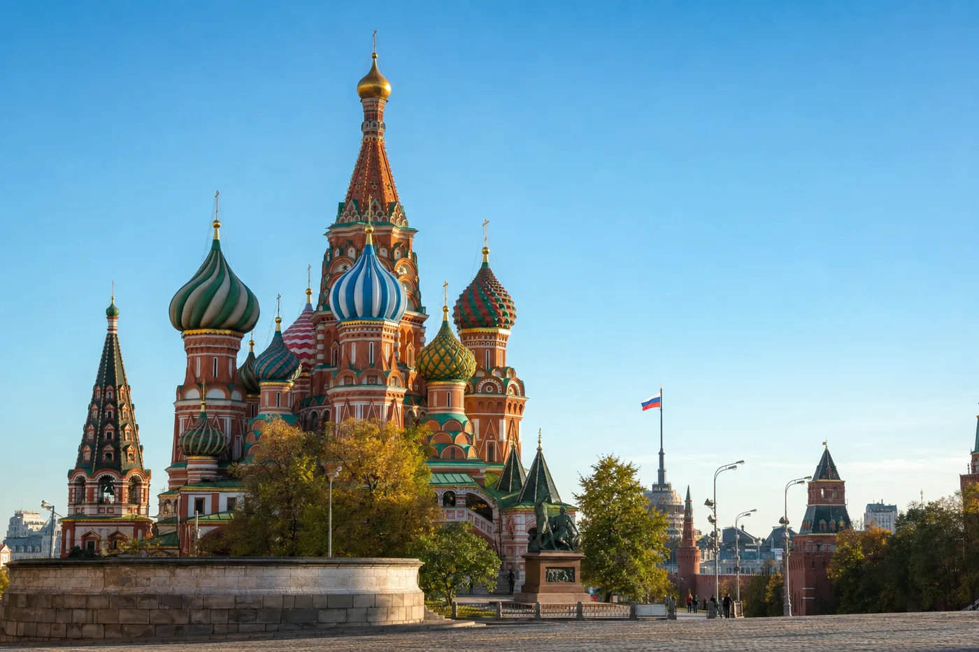 Russia – famous landmark with the national flag
